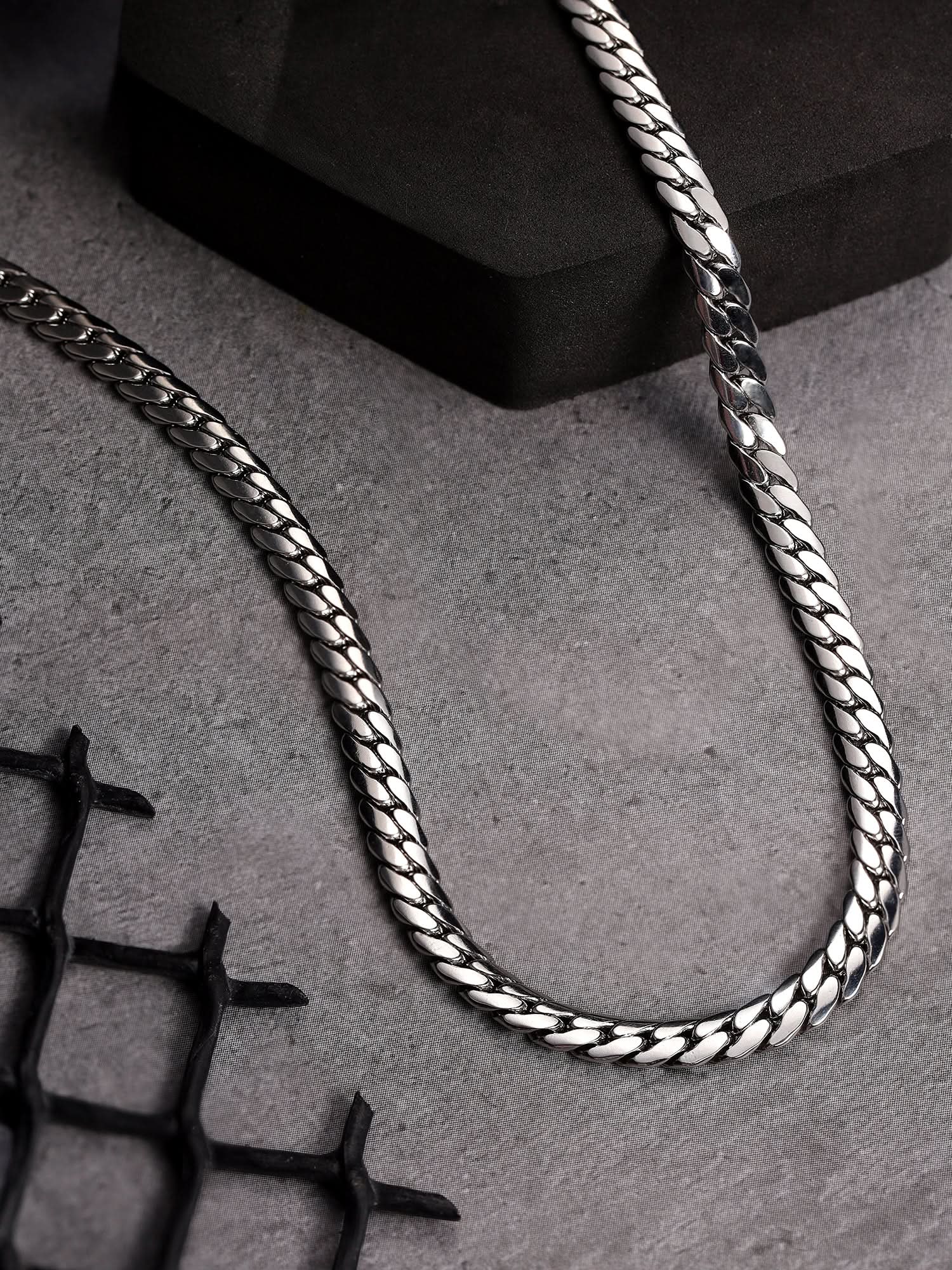 Four Sided Grinding Chain (Silver)
