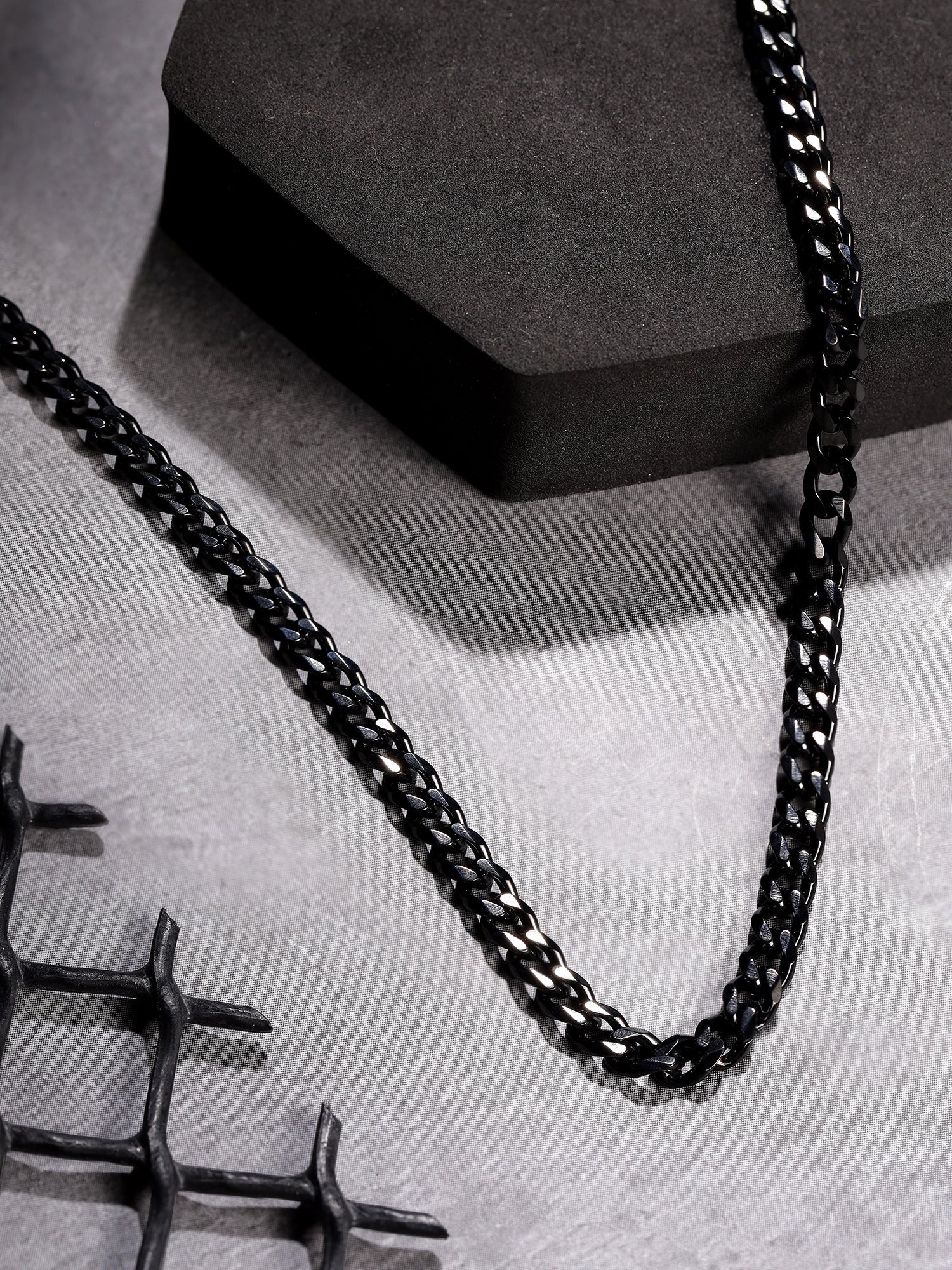 Link Chain (Black)