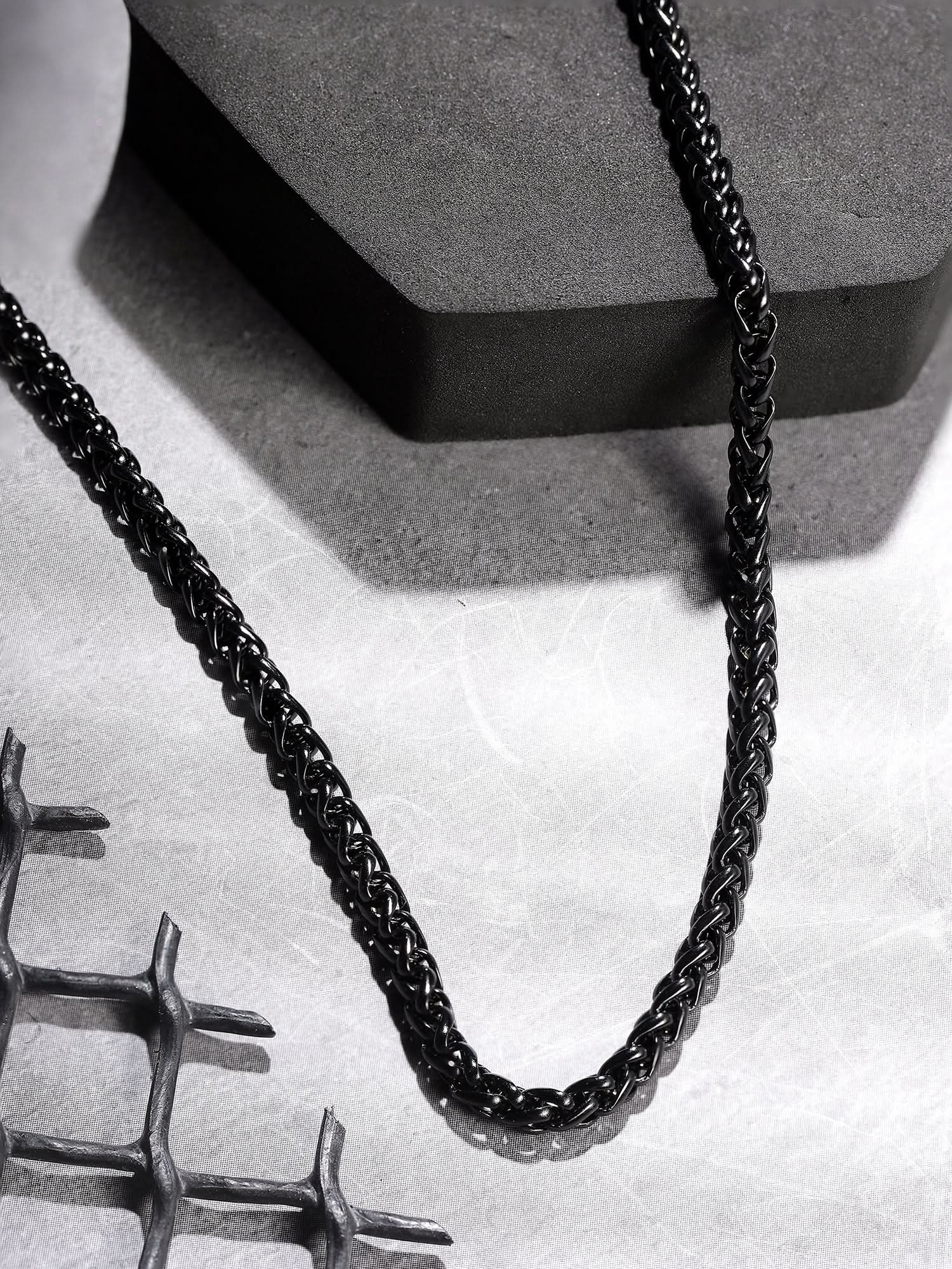 Chunky Flower Wheat Chain (Black)