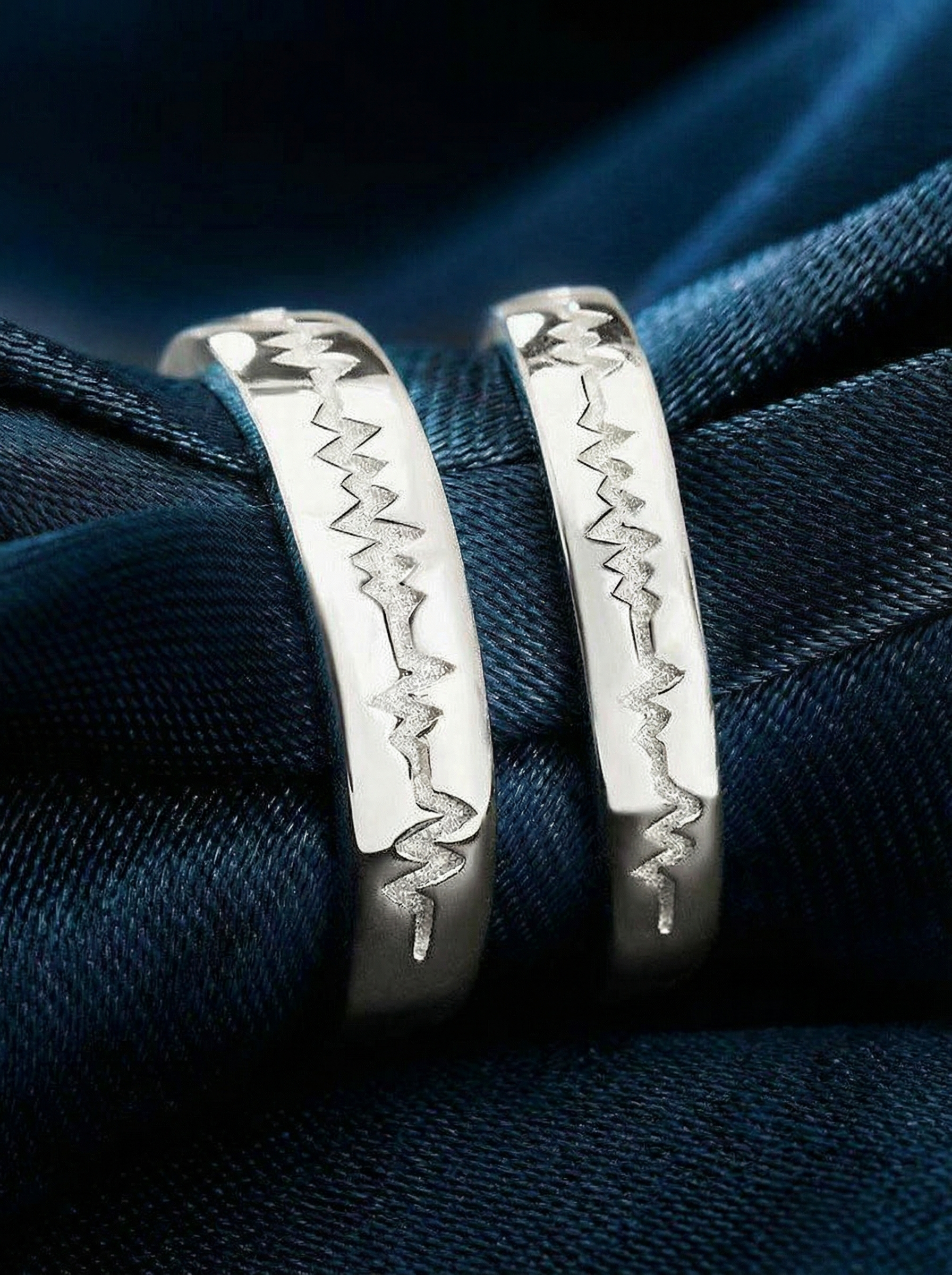 Heart ECG Lightning Couple Ring Set