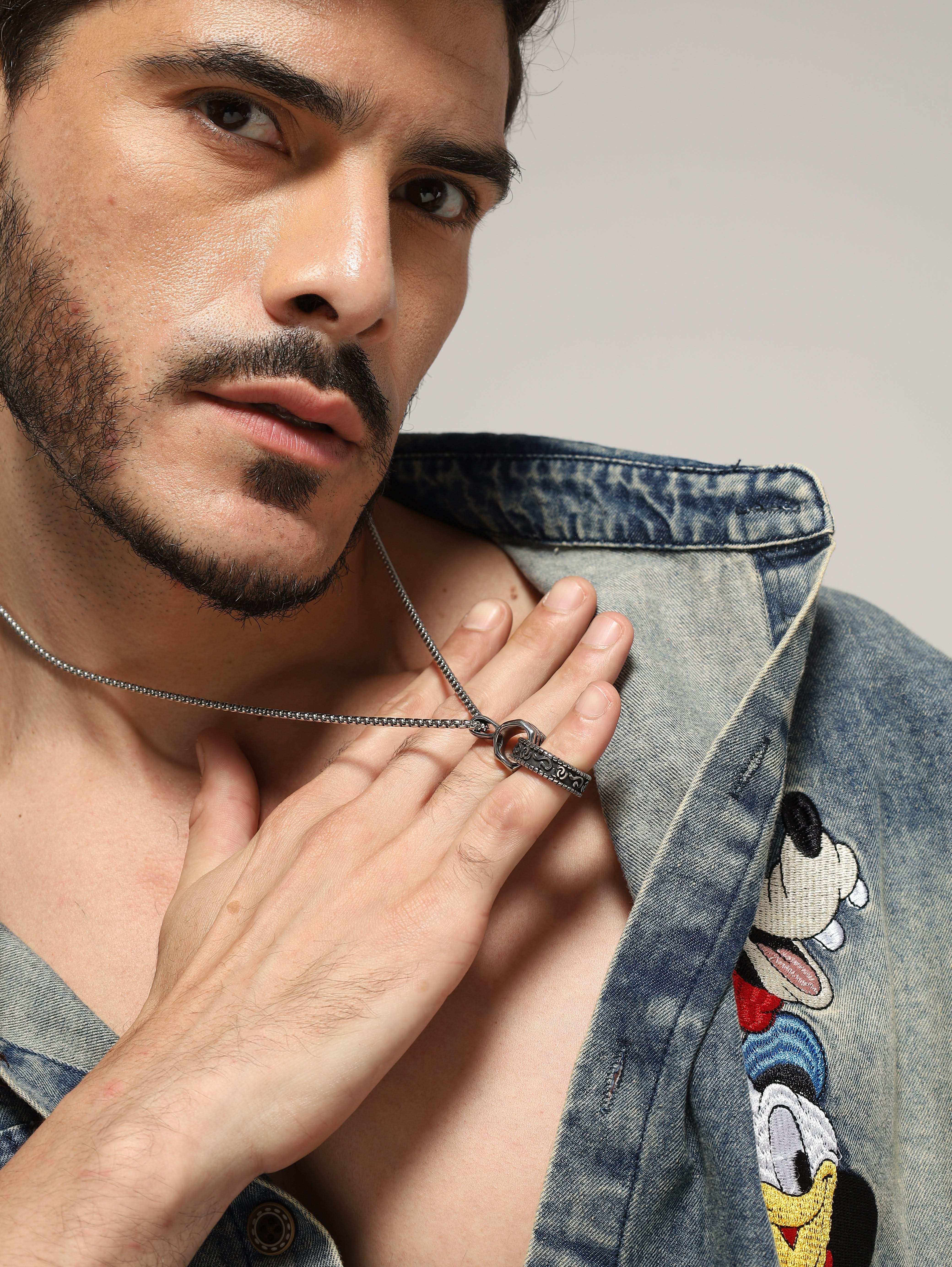 Hand Ring Pendant (Silver)