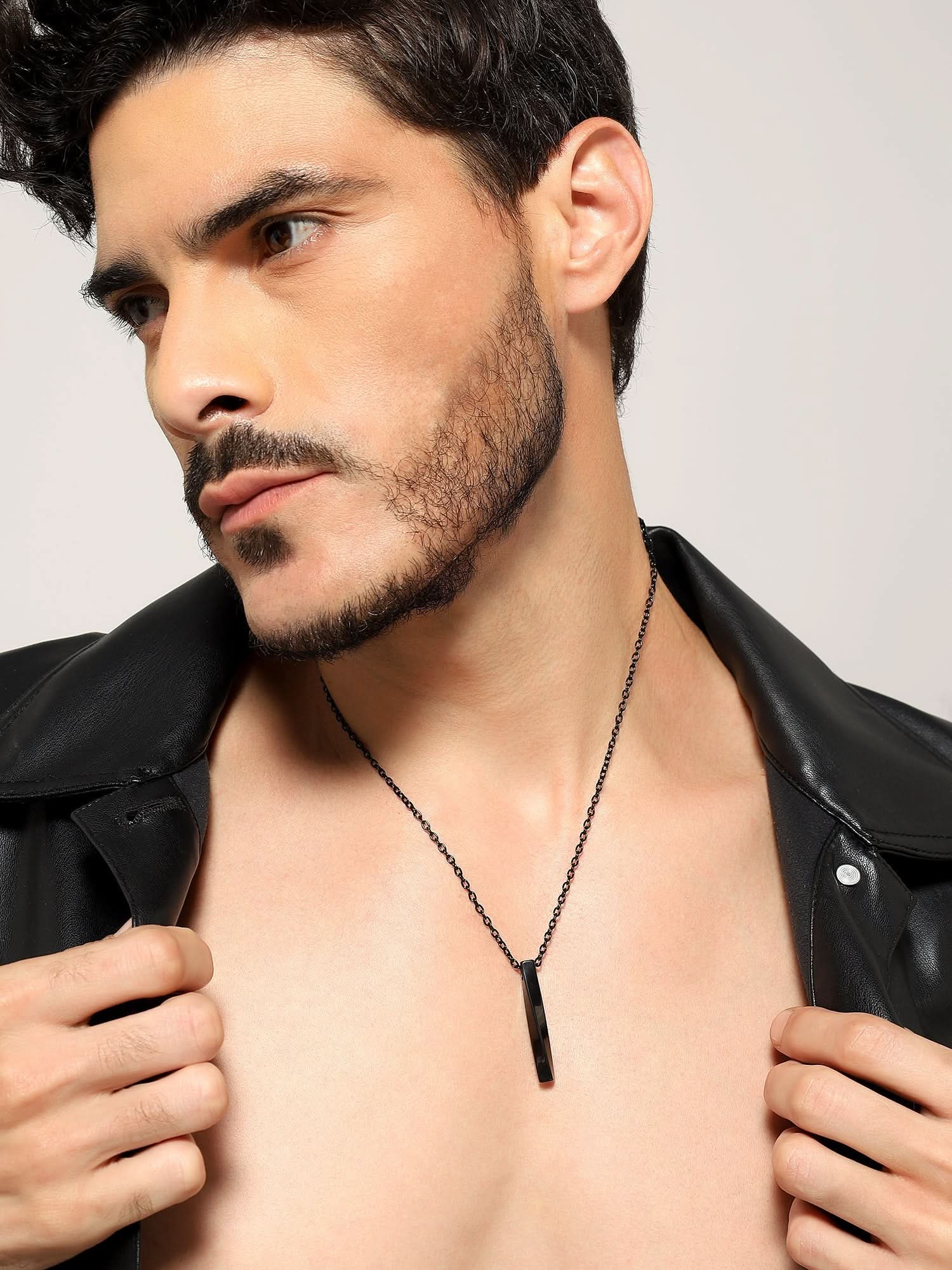 Twisted Long Vertical Bar Pendant (Black)