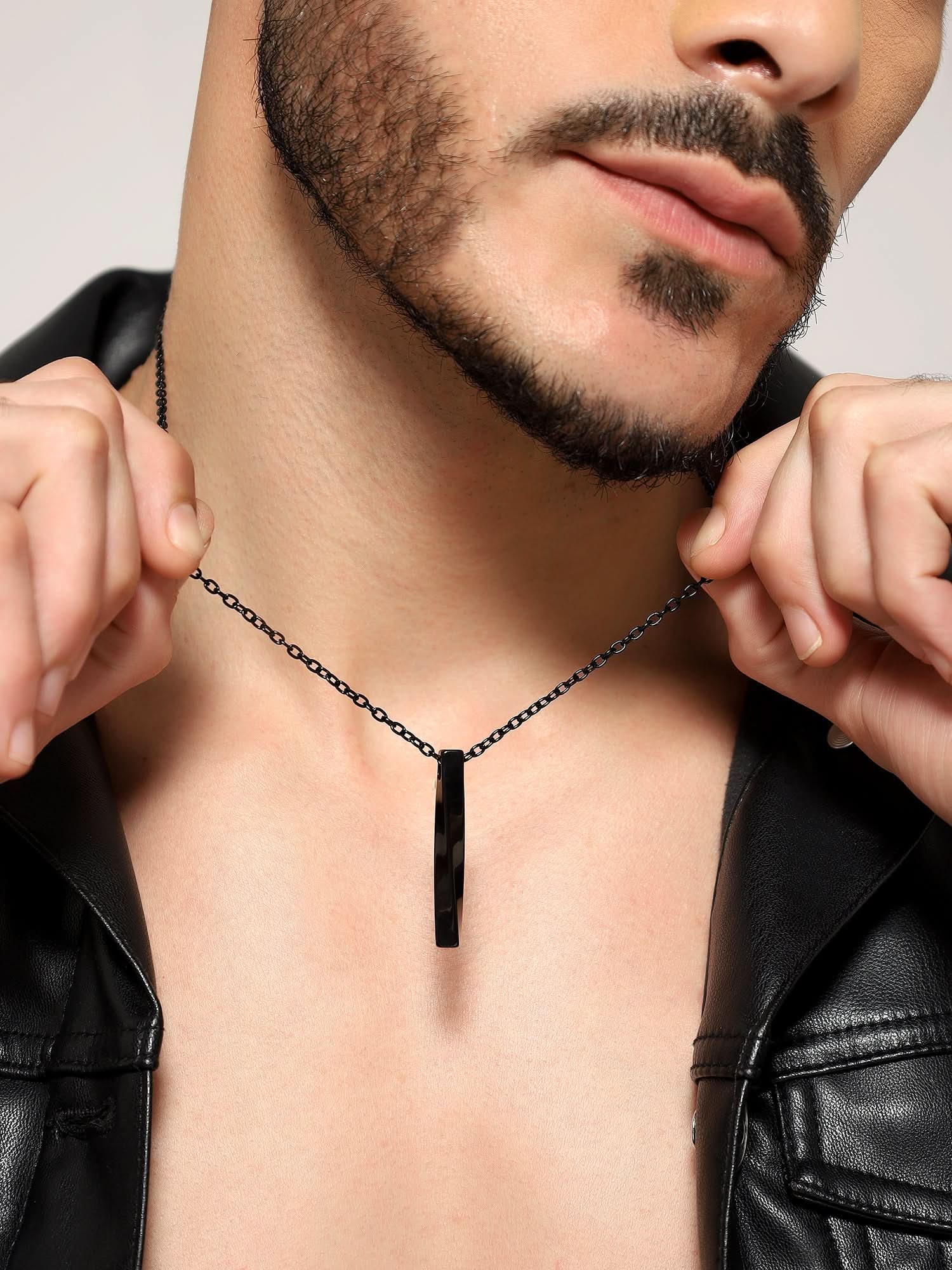 Twisted Long Vertical Bar Pendant (Black)