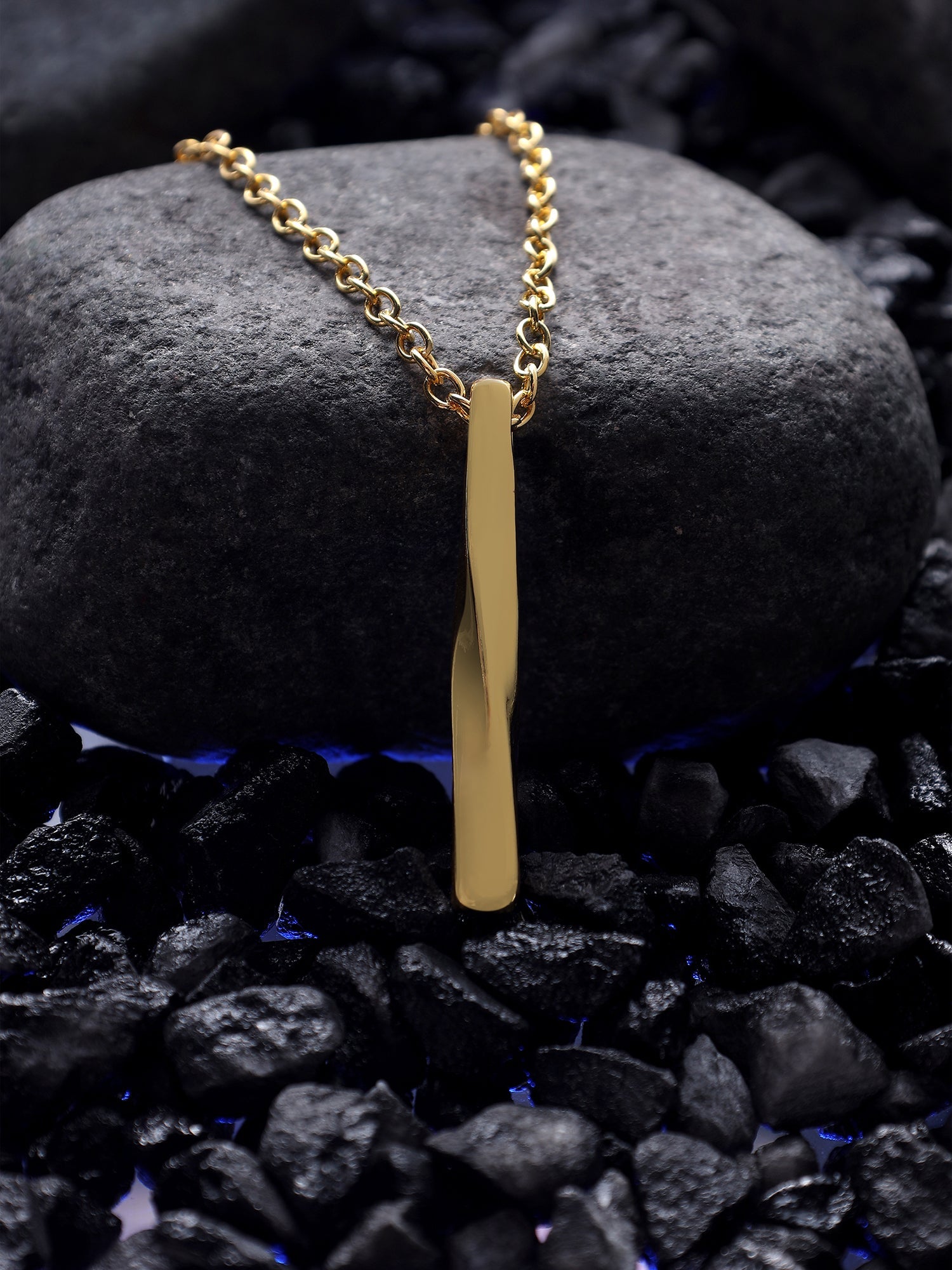 Twisted Long Vertical Bar Pendant (Gold)