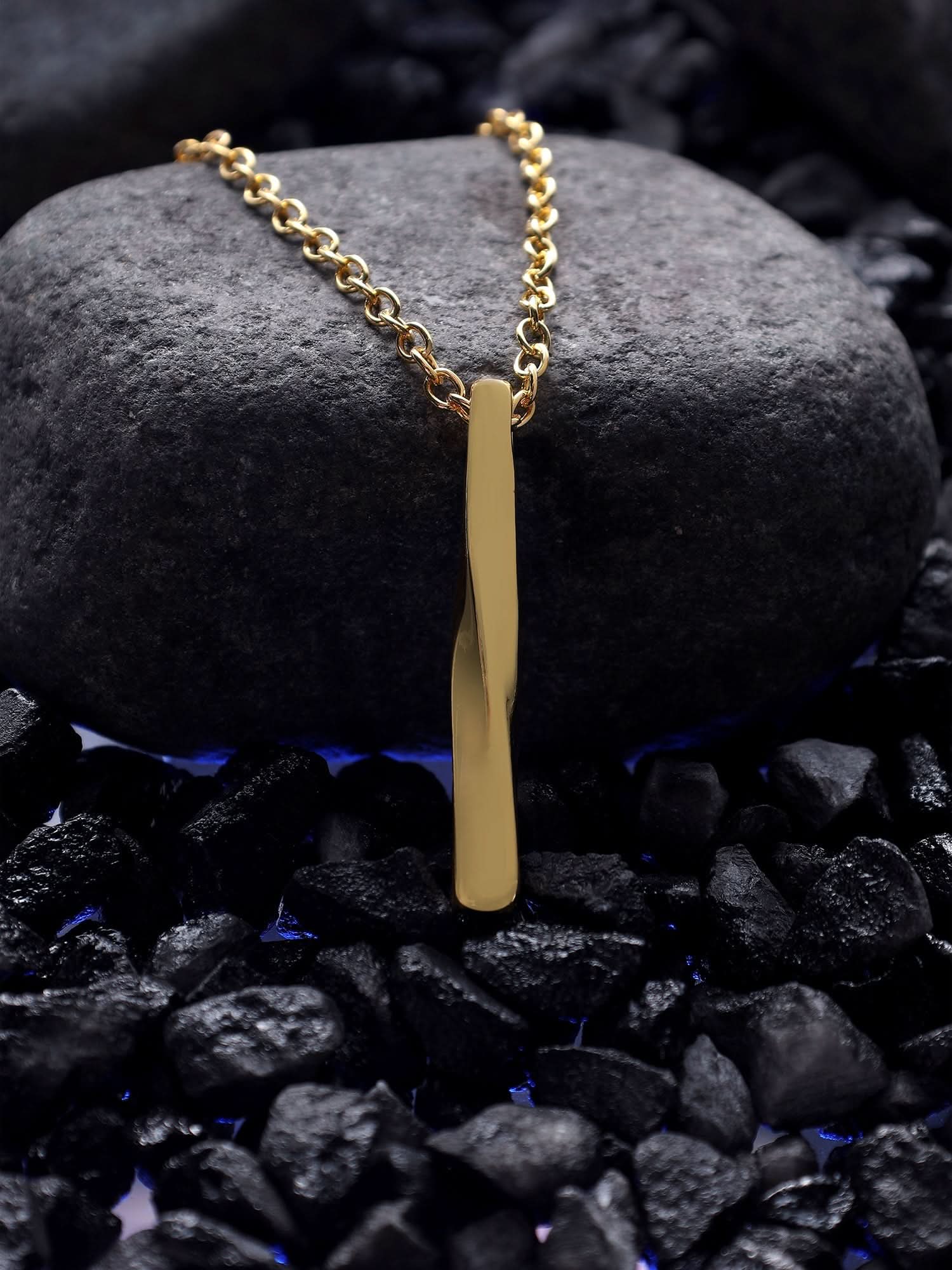 Twisted Long Vertical Bar Pendant (Gold)