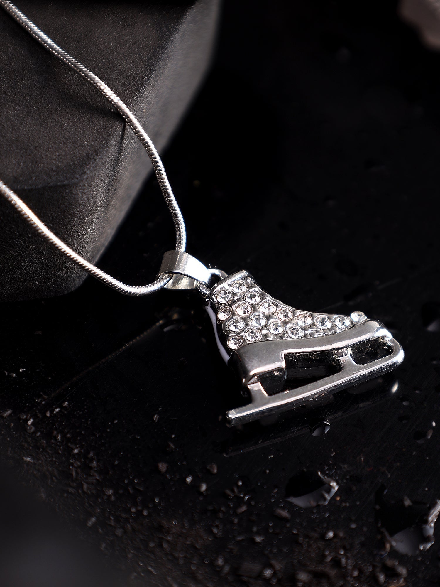Zircon Skate Pendant (Silver)