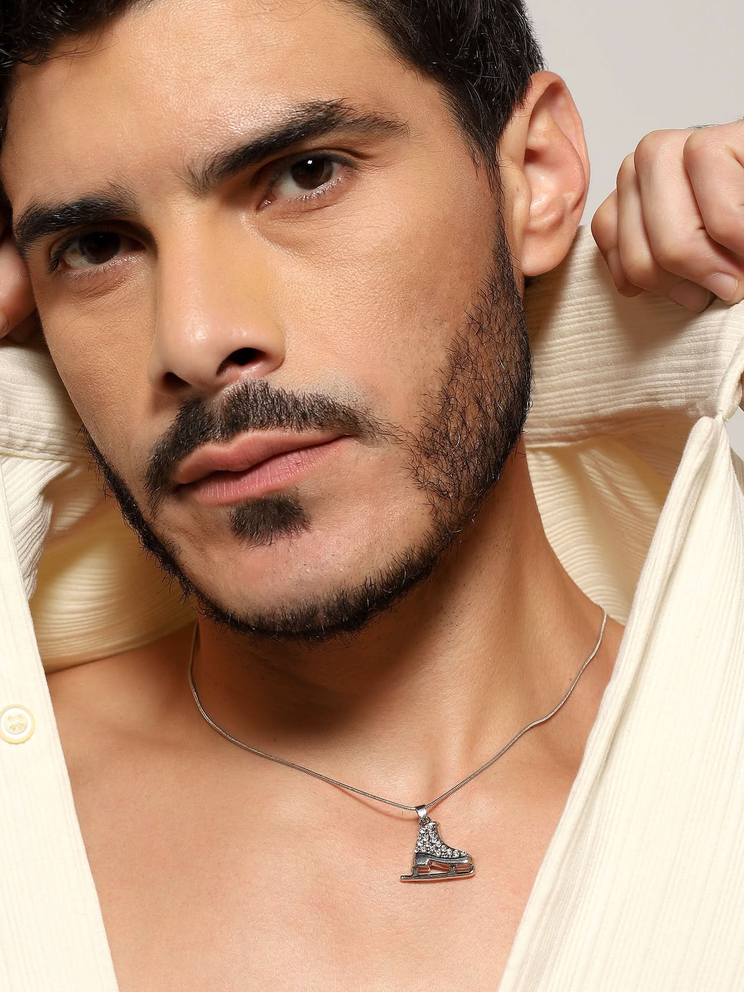 Zircon Skate Pendant (Silver)