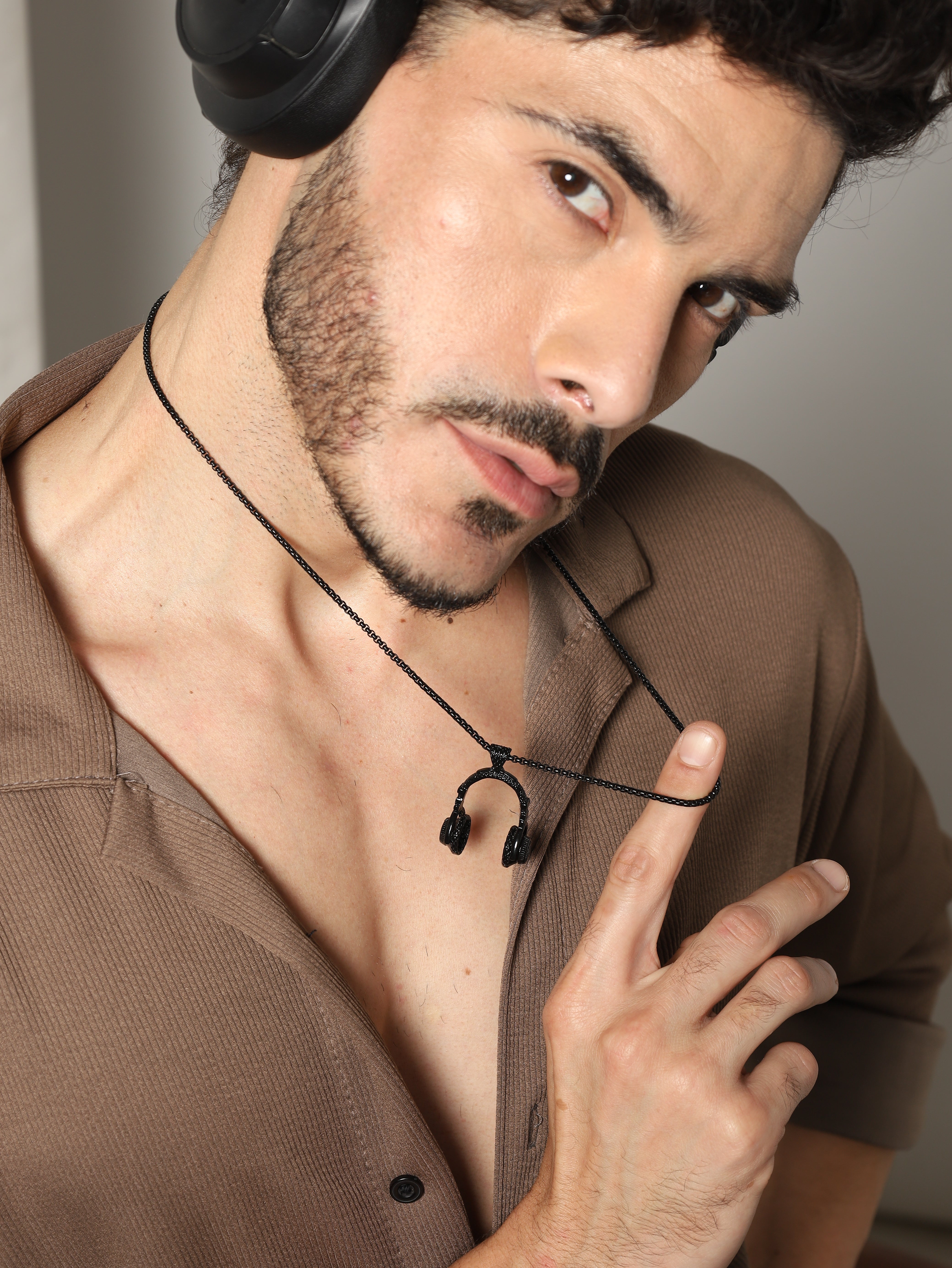 DJ Music Phone Pendant (Black)