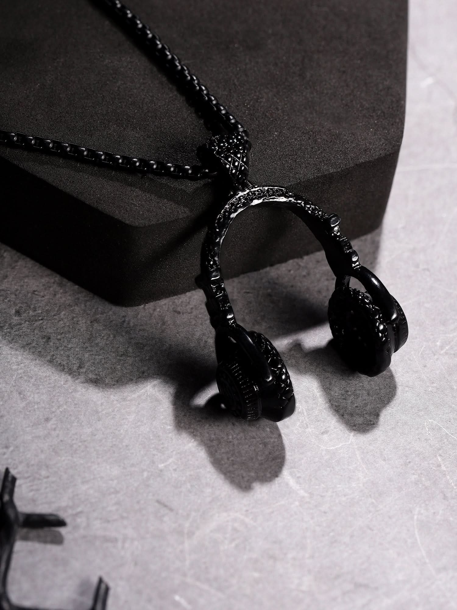 DJ Music Phone Pendant (Black)