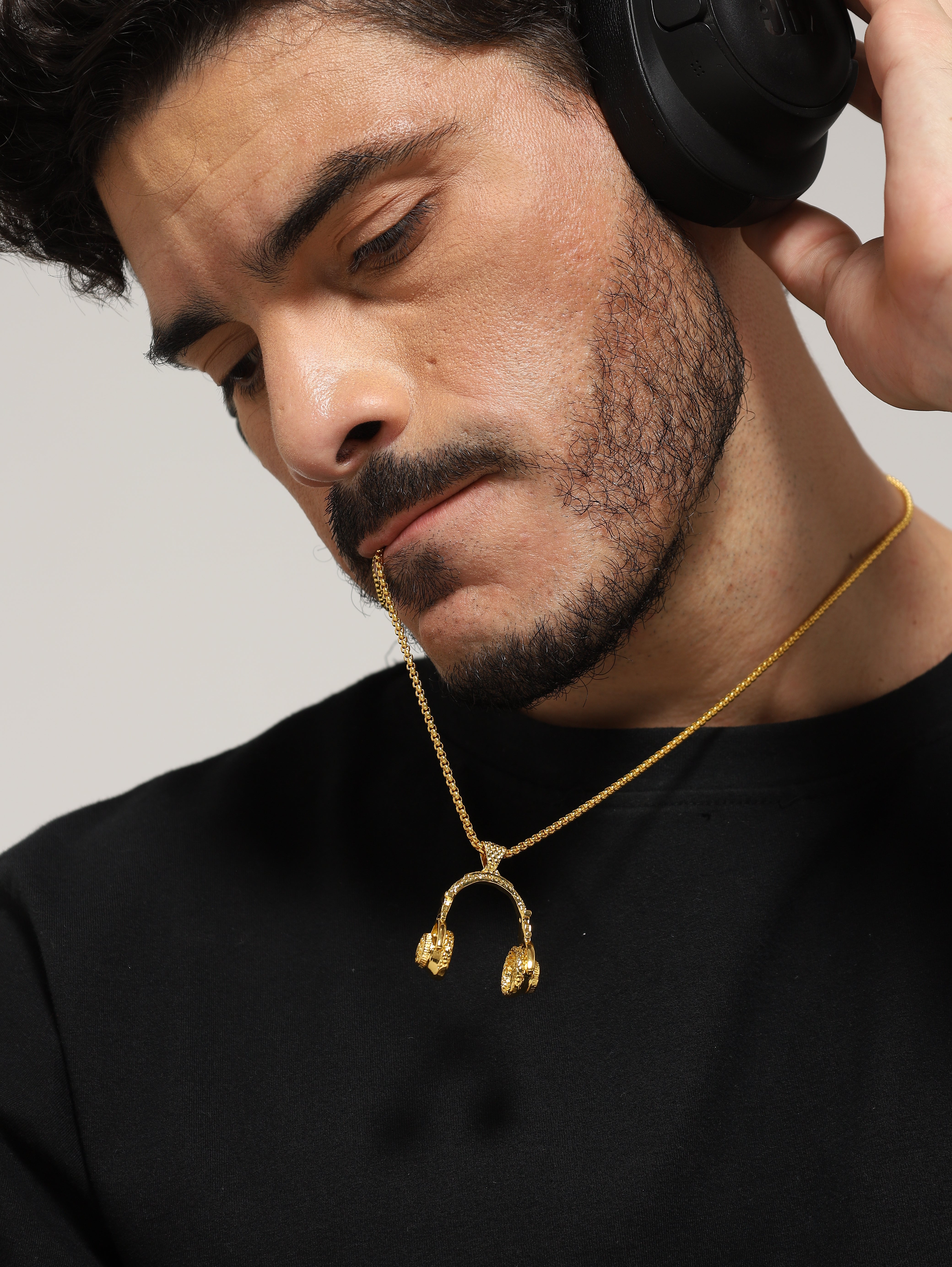 DJ Music Phone Pendant (Gold)