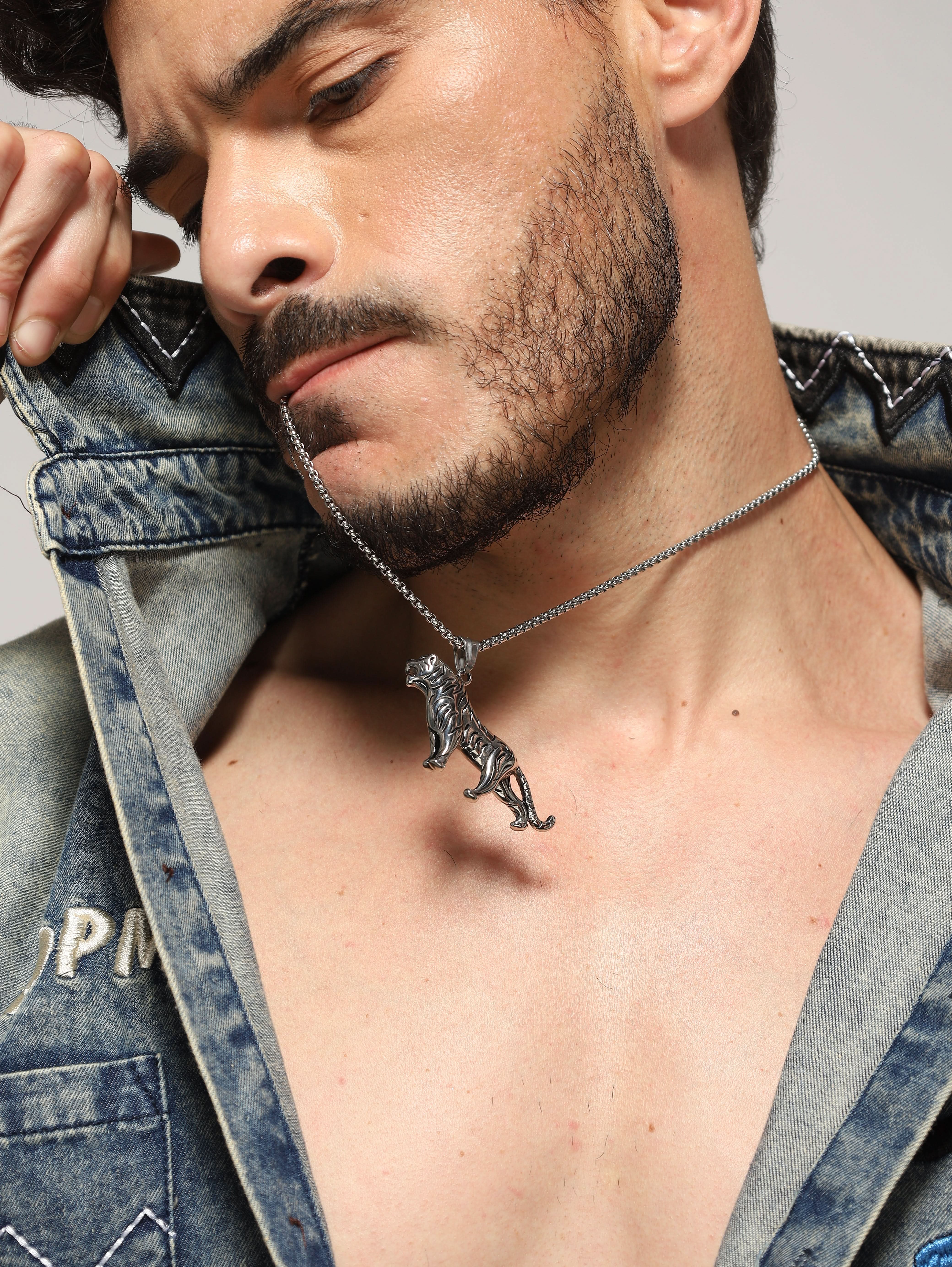 Domineering Tiger Pendant (Silver)