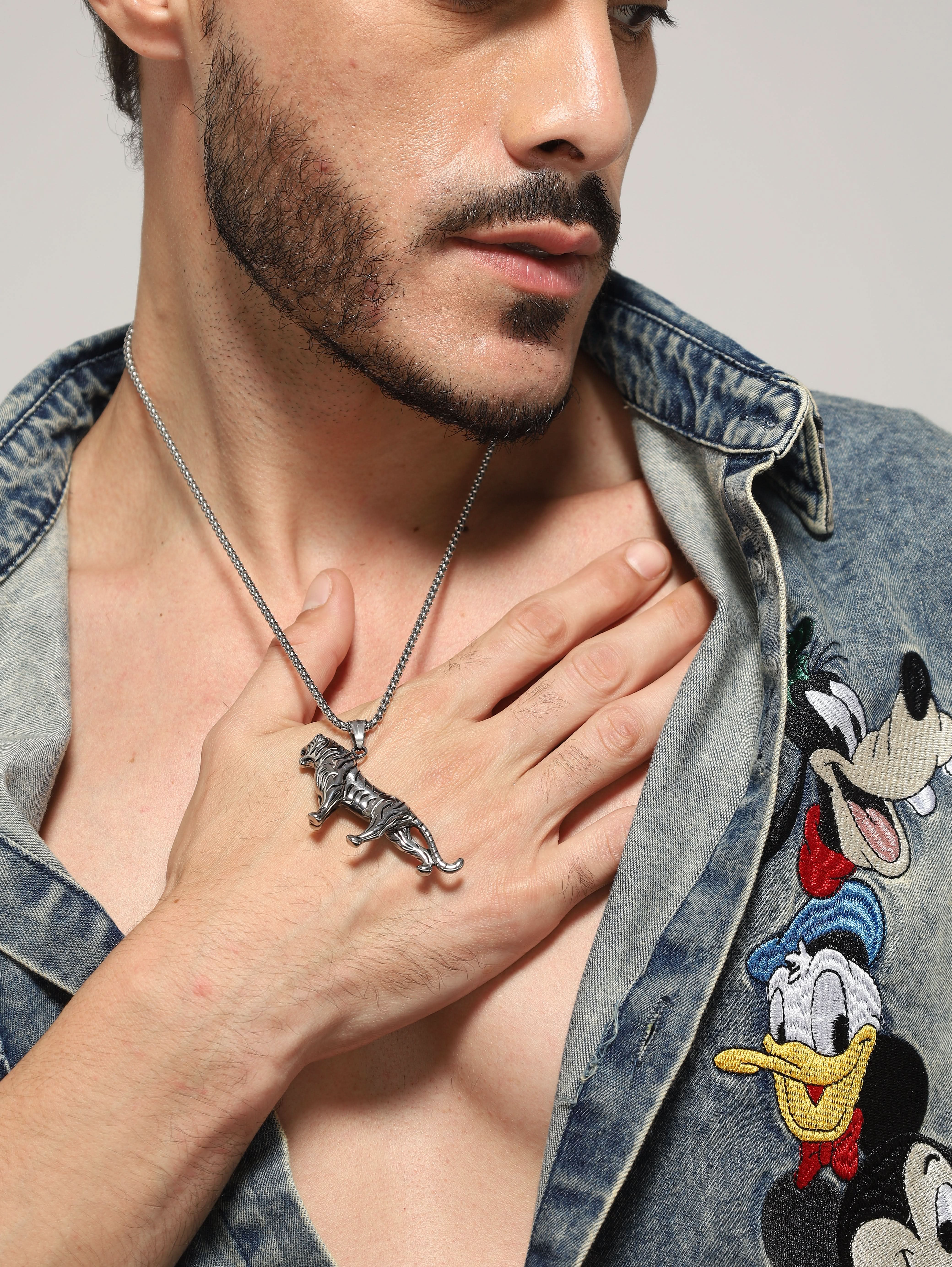 Domineering Tiger Pendant (Silver)