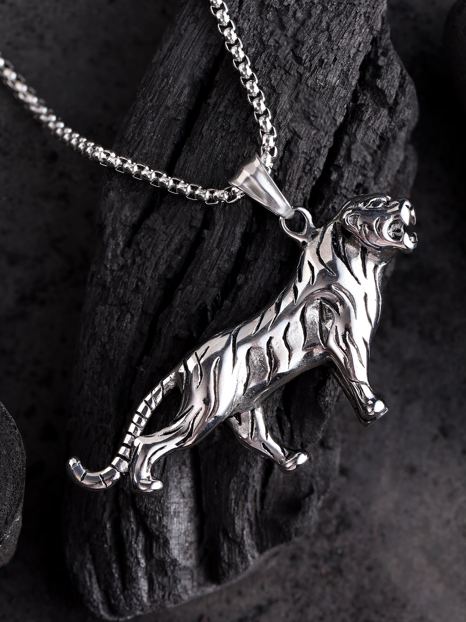 Domineering Tiger Pendant (Silver)