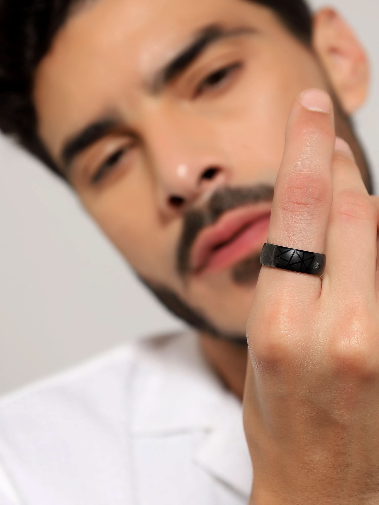 Crackle Pattern Ring (Black)