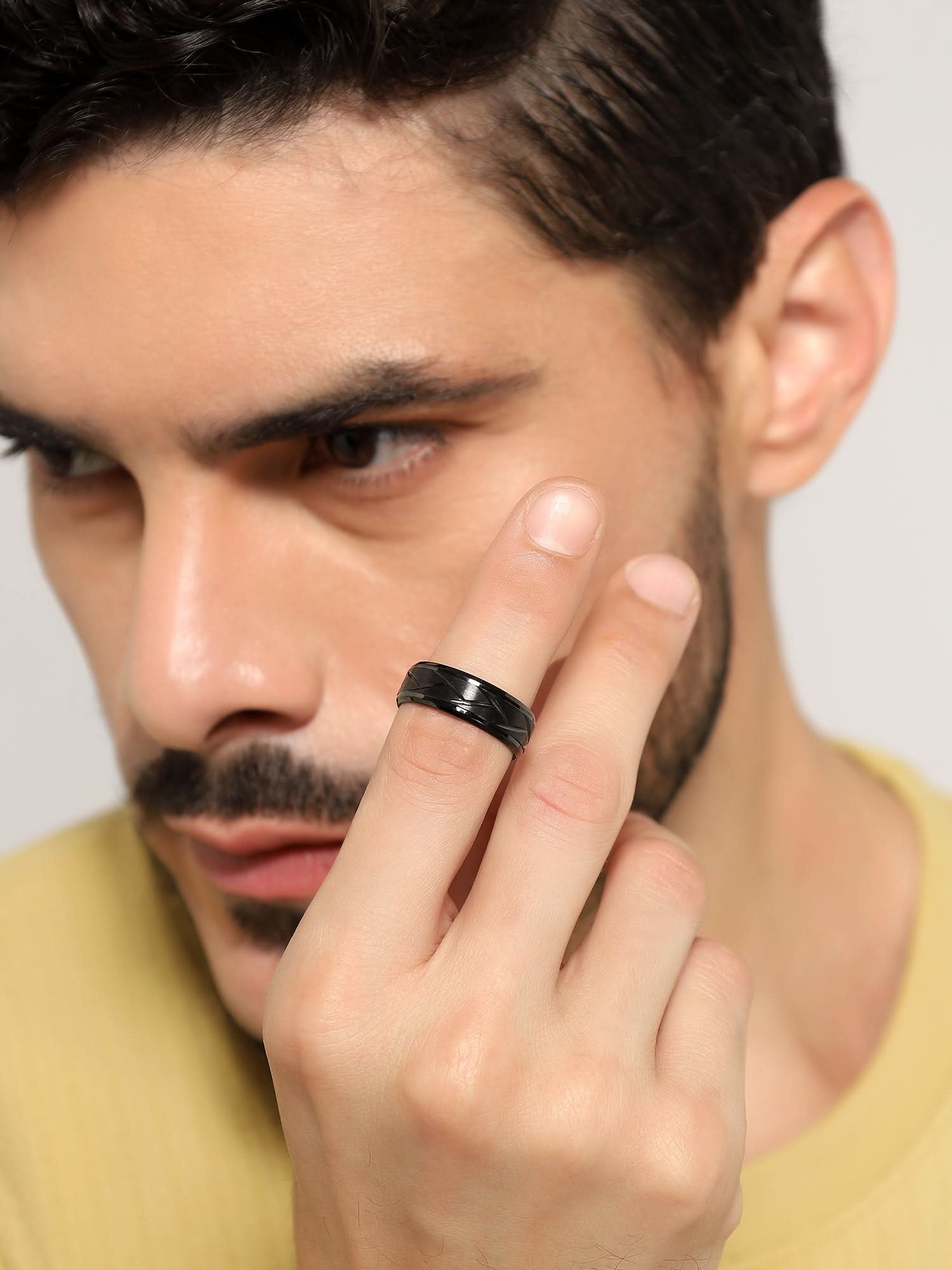 Crisscross Ring (Black)