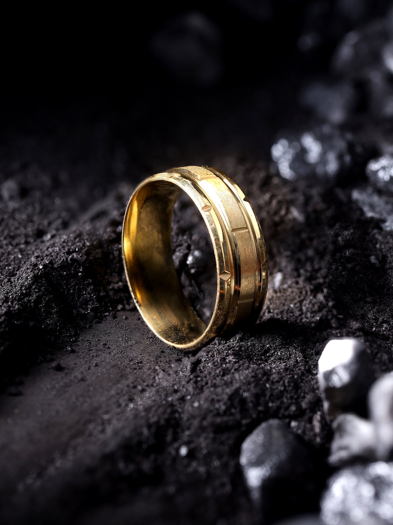 Tungsten Pattern Ring (Gold)