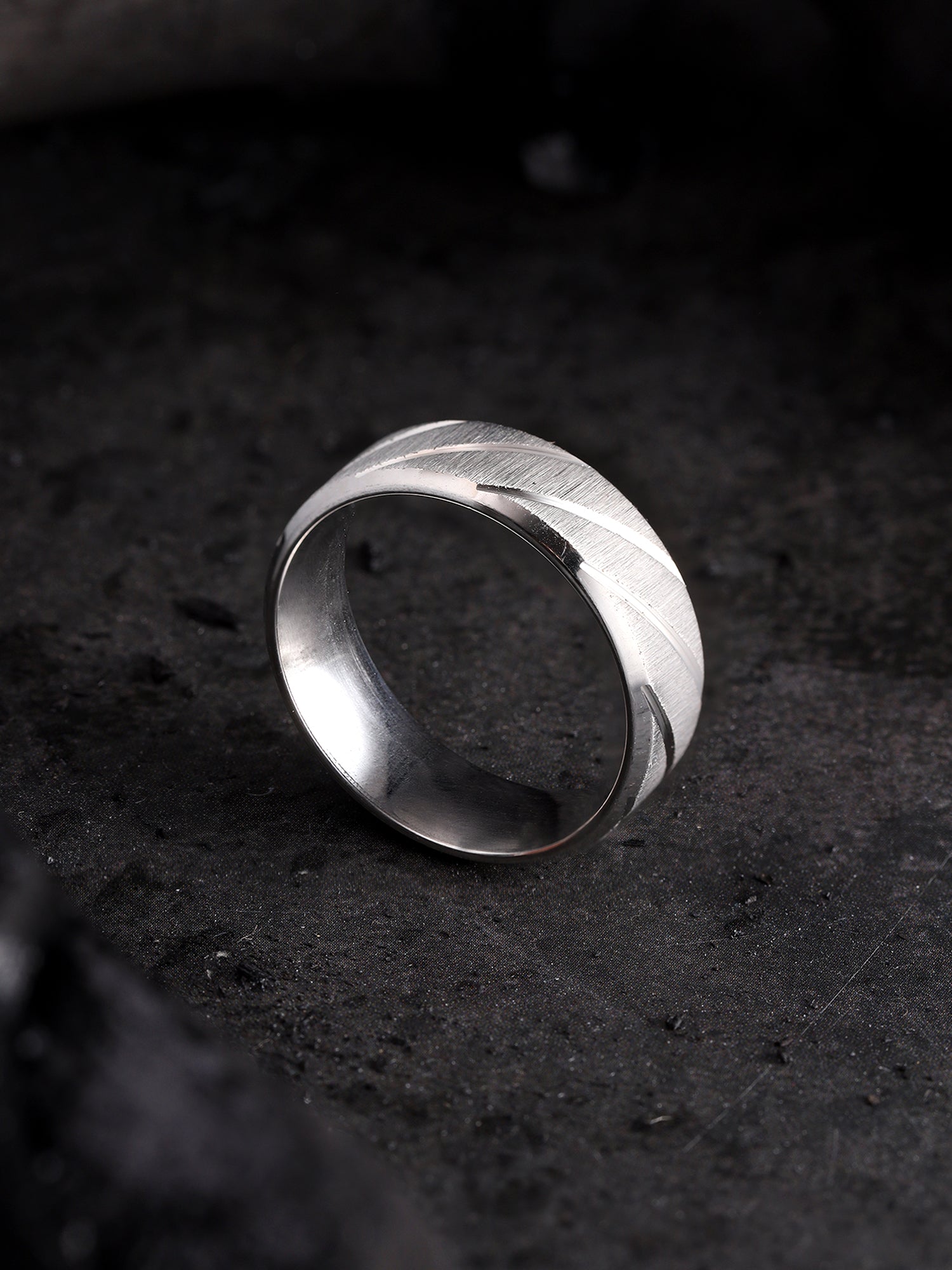 Frosted Wave Carved Knuckle Ring (Silver)