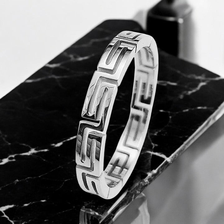 Cutting Hand Big Ring