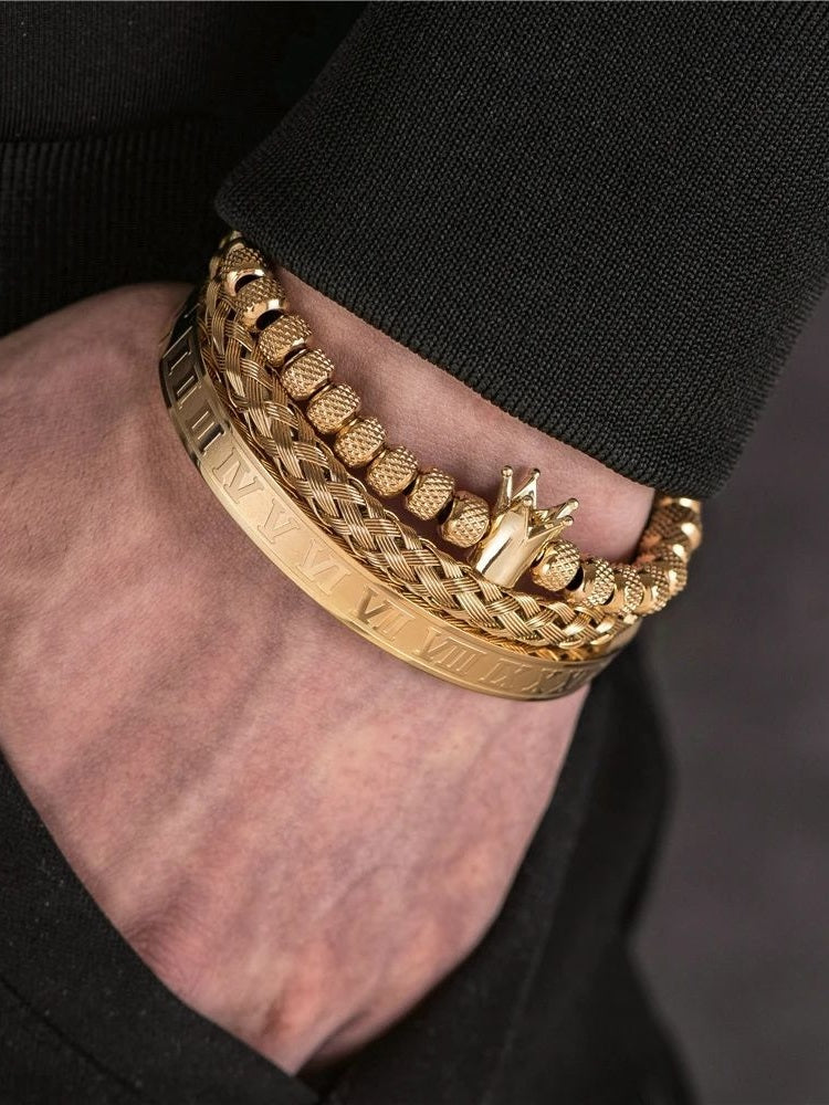 Crown Charm Roman Numerals Bracelet (Gold)