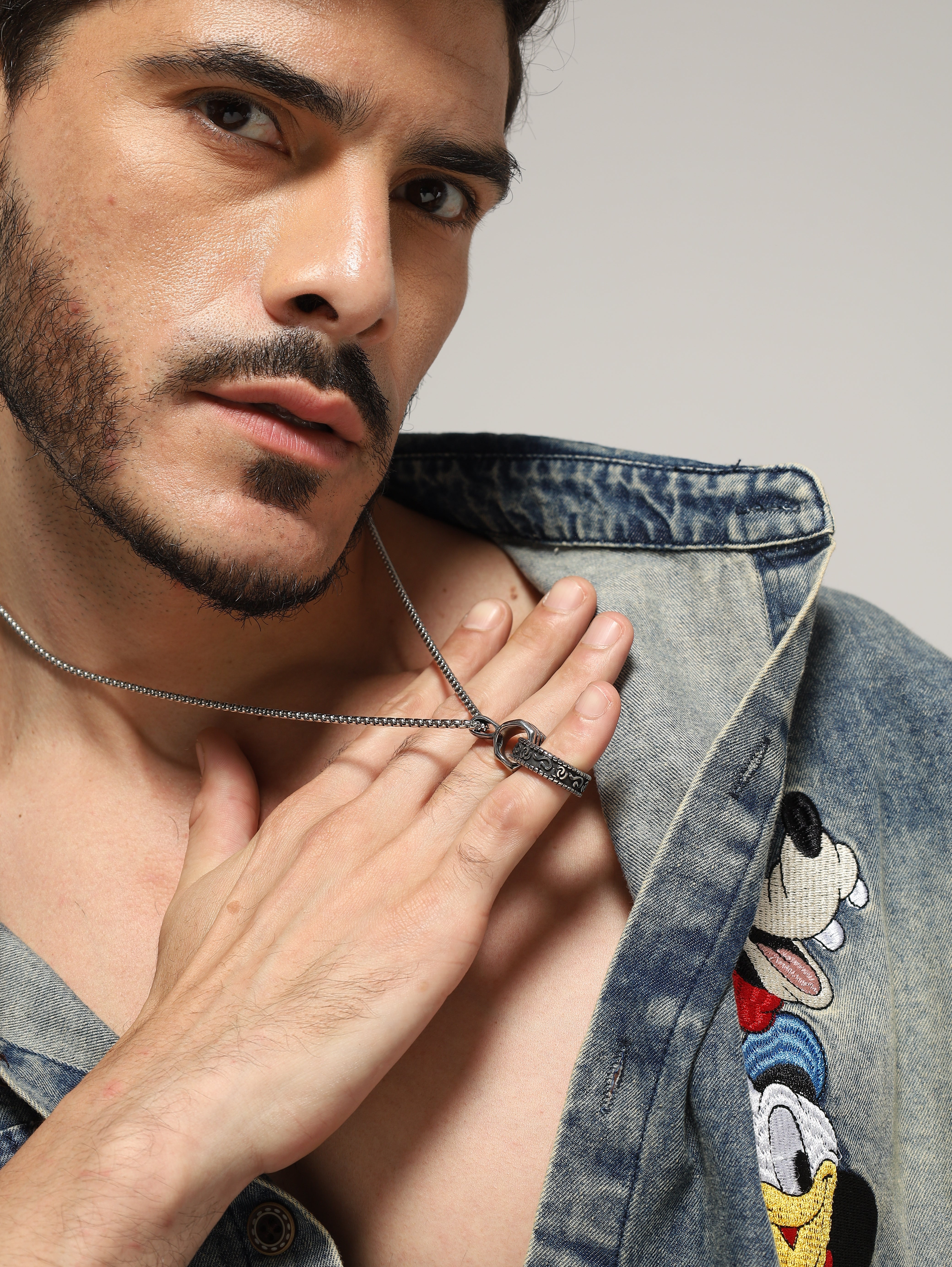 Hand Ring Pendant (Silver)