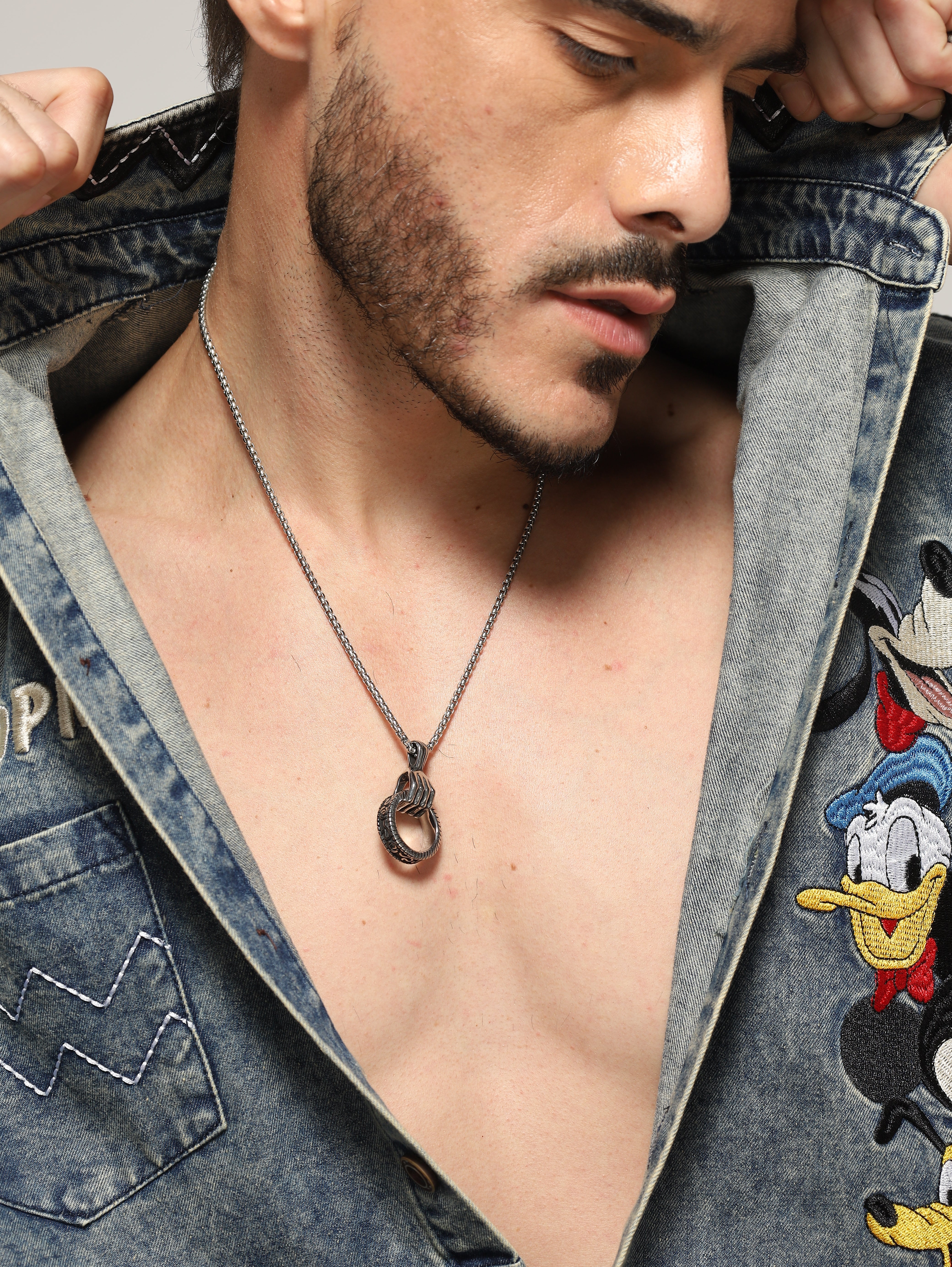 Hand Ring Pendant (Silver)