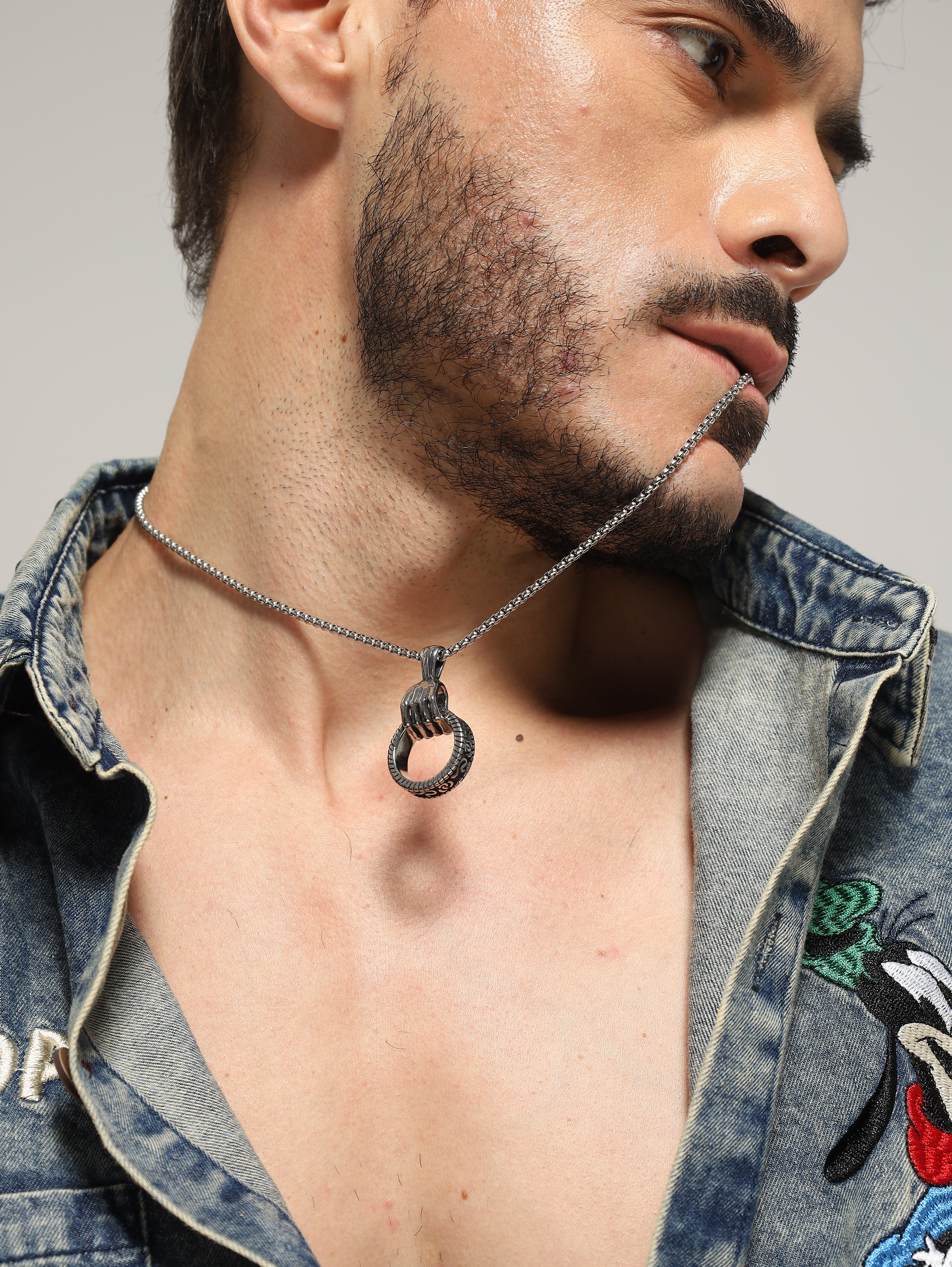 Hand Ring Pendant (Silver)