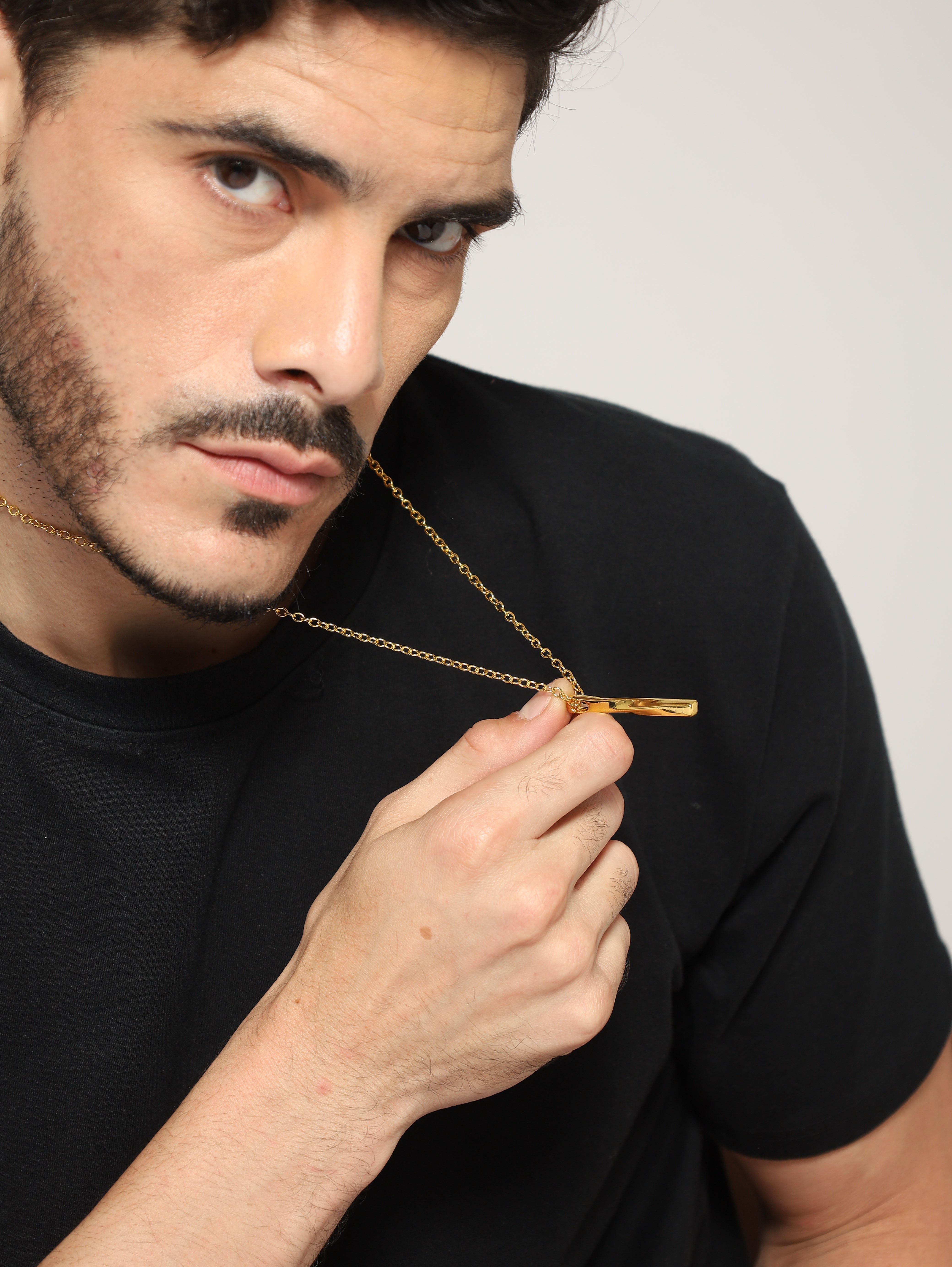 Twisted Long Vertical Bar Pendant (Gold)