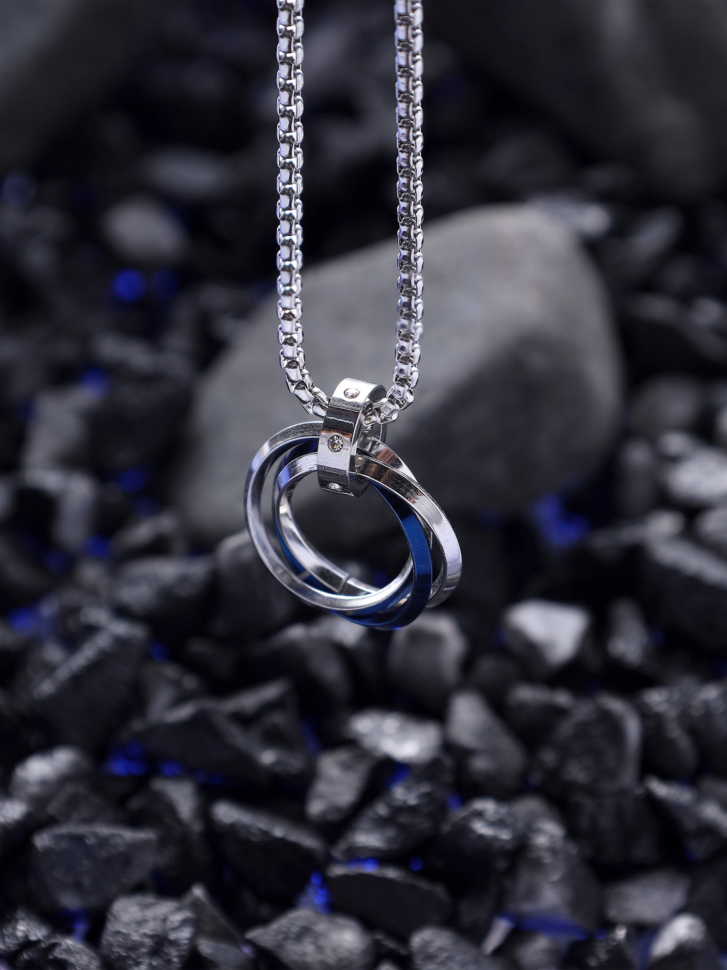 Three Rings Round Circle Pendant (Blue)