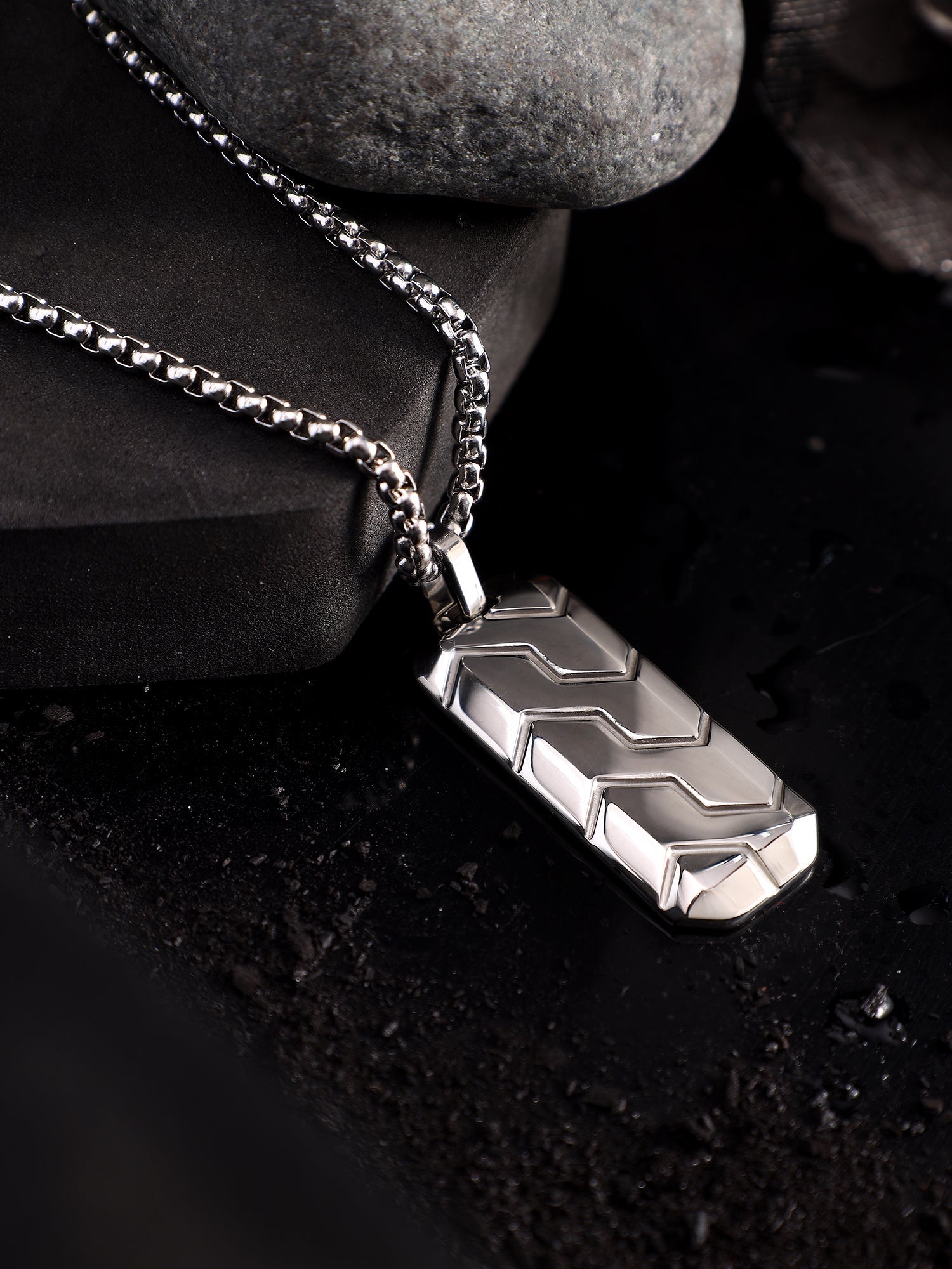 Hexagonal 3D Diagonal Tire Pendant (Silver)