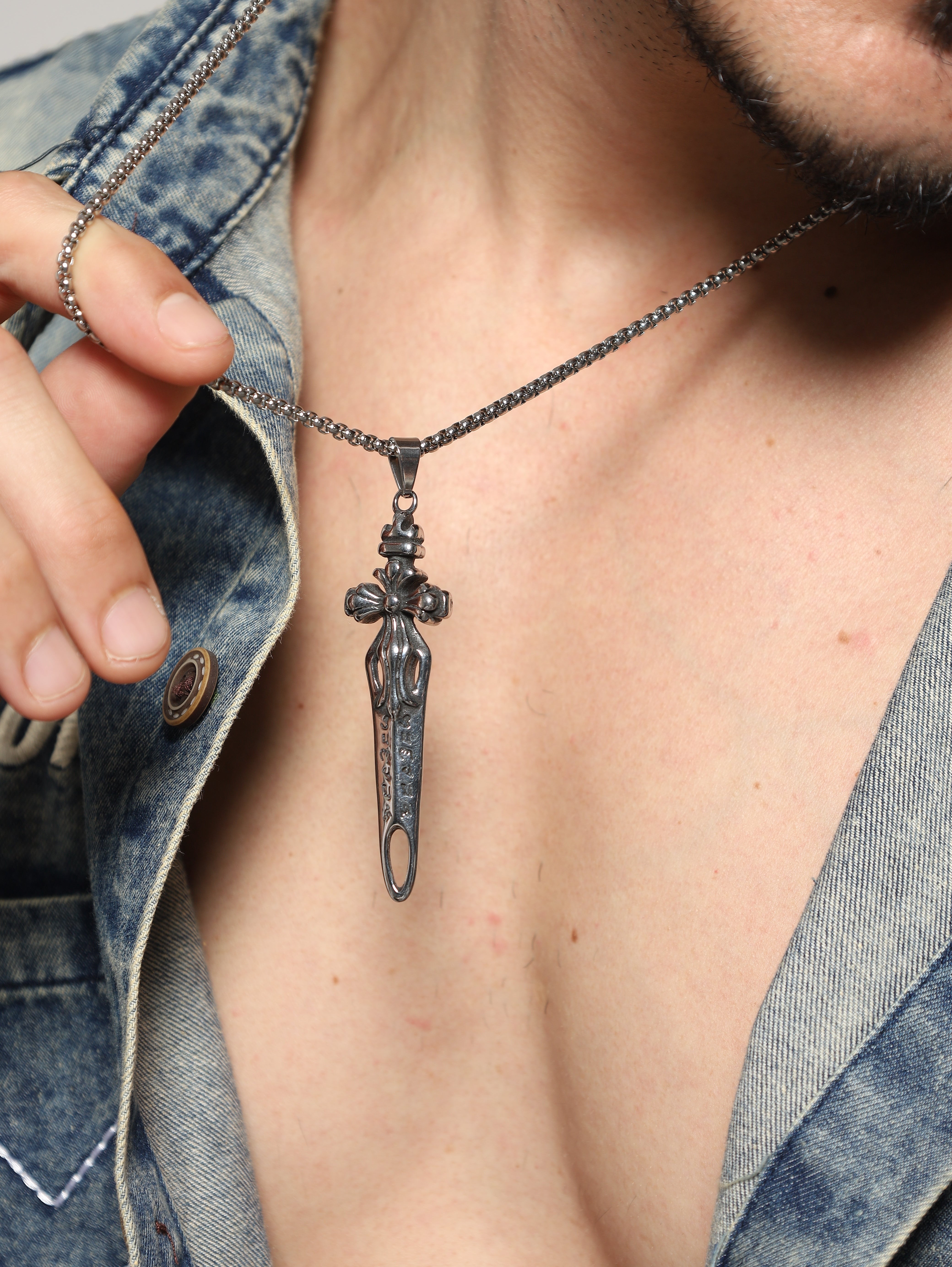 Sword Pendant (Silver)