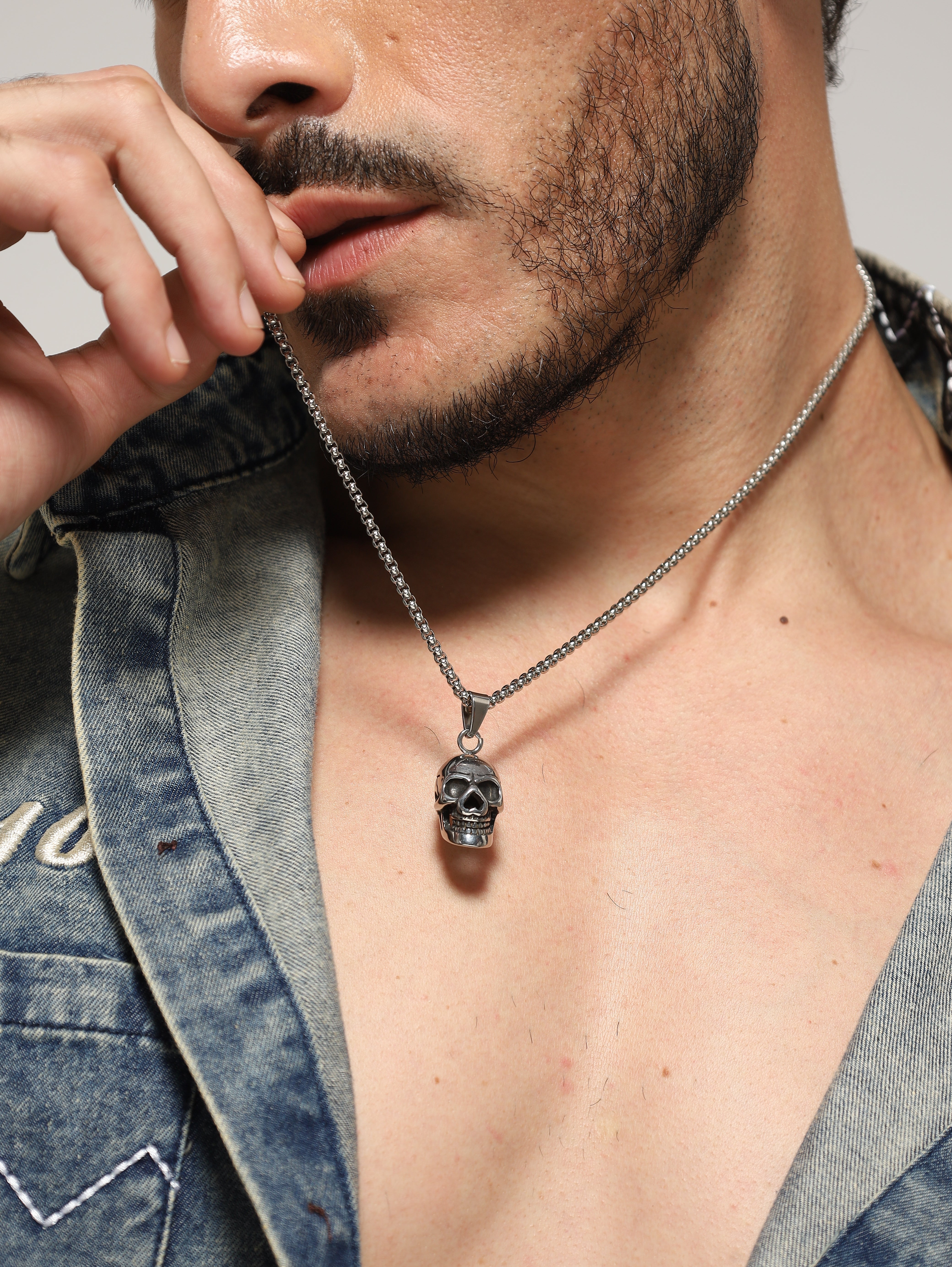 Midnight Skull Pendant (Silver)