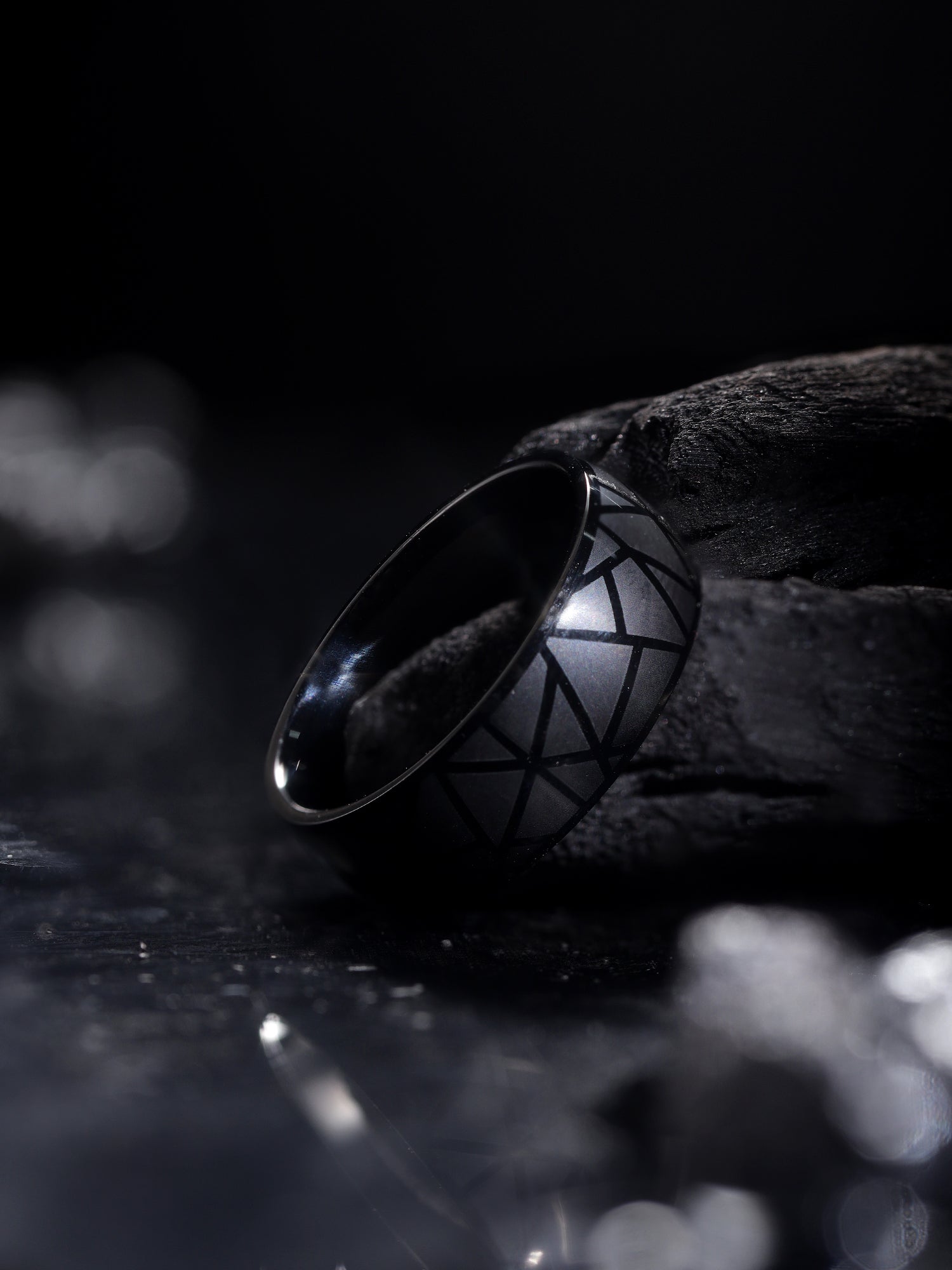 Crackle Pattern Ring (Black)