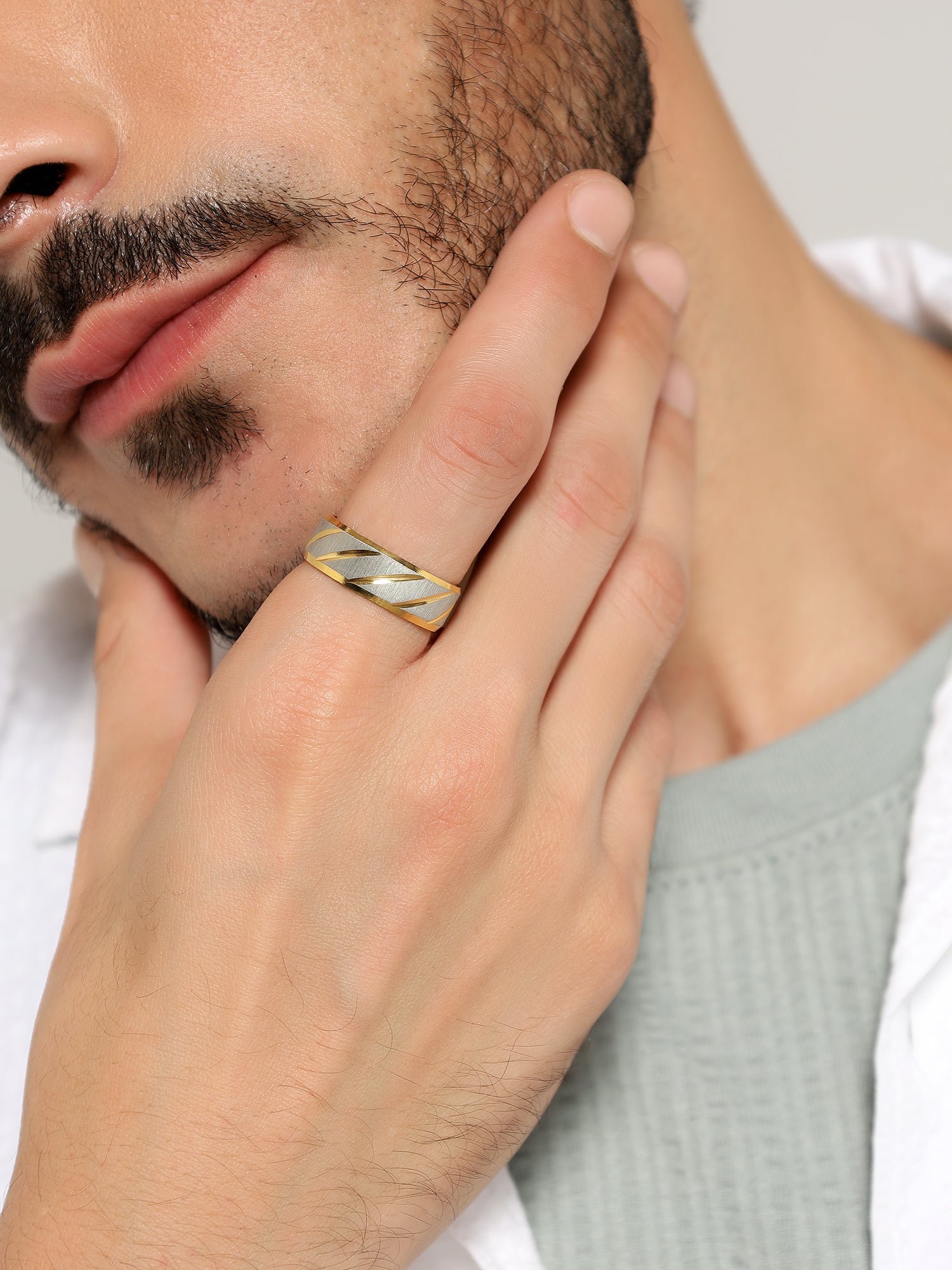Frosted Wave Carved Knuckle Ring (Gold)